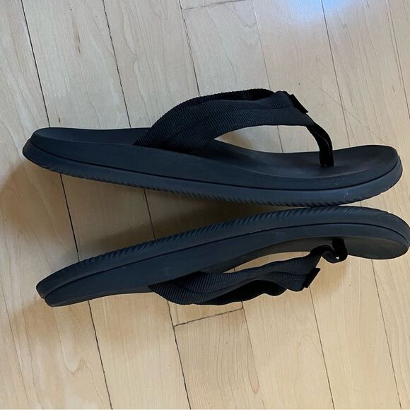 Chaco Women's Chillos Flip Flop Sandals in Black 7 - Picture 8 of 12